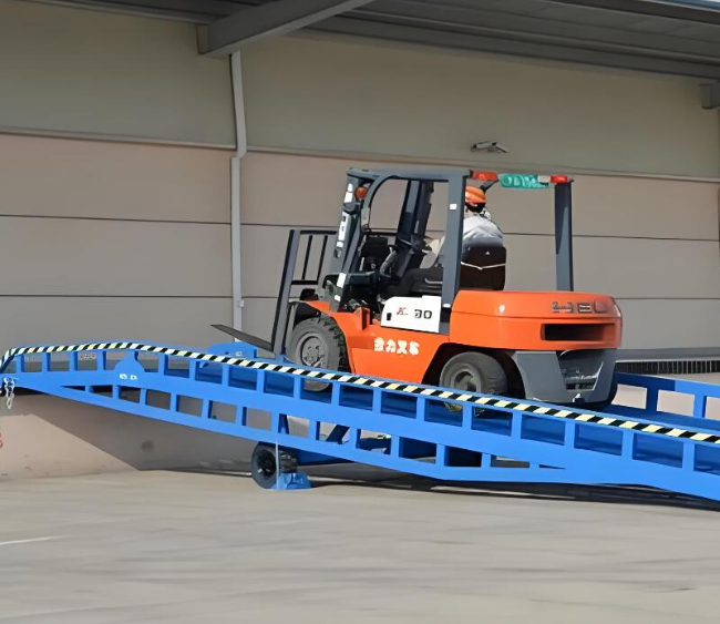 襄阳移动式卸货平台（叉车用）